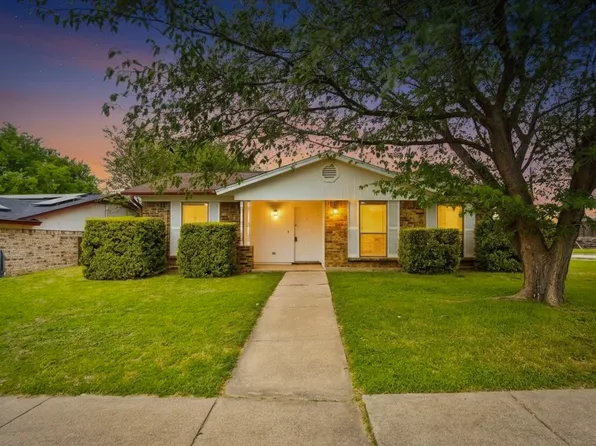 5900 Stardust Dr S, Watauga, TX 76148