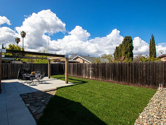 5th image of 229 Arbor Valley Dr