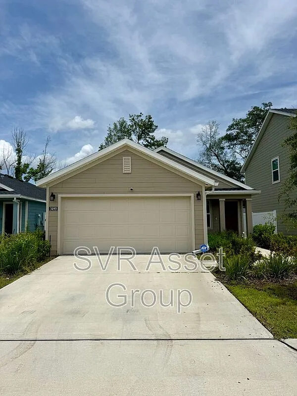 4 bed, 2.0 bath, 1635 sqft, $1,999 — Photo 1
