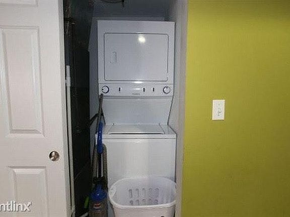 3rd image of 2035 W Arthur Ave APT 3