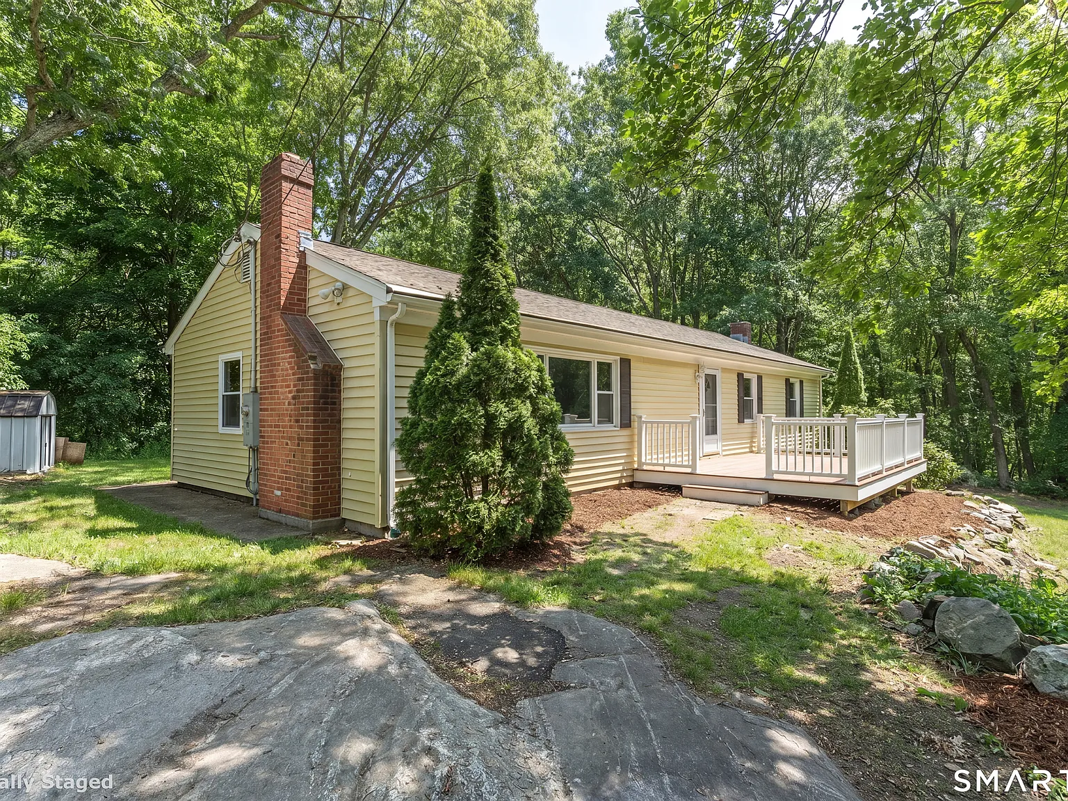 3 bed, 1.0 bath, 1440 sqft, $3,400 — Photo 1