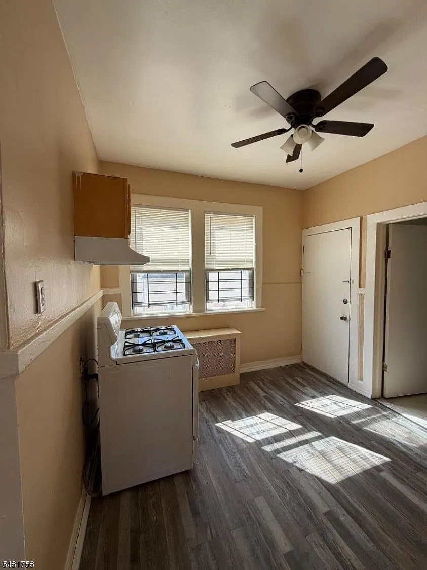 2 bed, 1.0 bath, $1,900 — Photo 4
