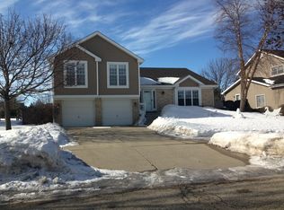1218 Manchester Dr, Crystal Lake, IL 60014