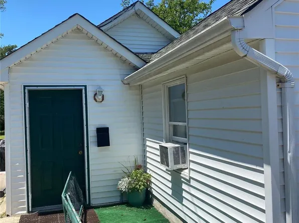 38 Taft Avenue, Islip, NY 11751