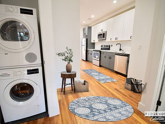 3rd image of 339 Cornelia St #11