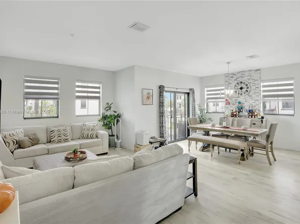 15560 SW 136th St #201, Miami, FL 33196