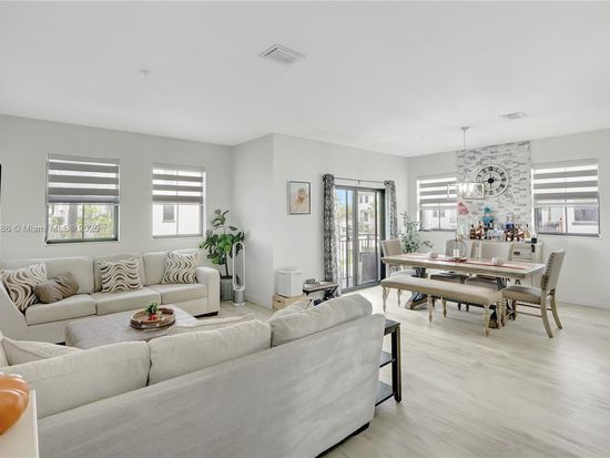 15560 SW 136th St #201, Miami, FL 33196