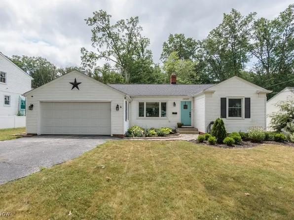 24507 E Oakland Rd, Bay Village, OH 44140