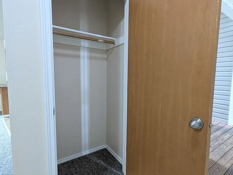 Wellesley Park Apartments — Photo 9