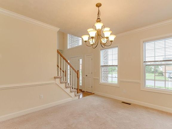 5th image of 209 Napoli Ct