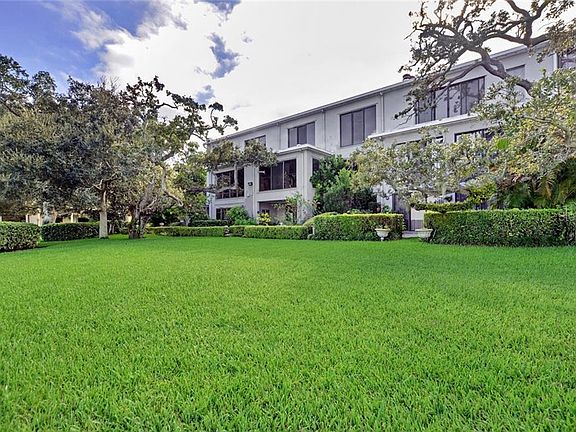 5th image of 5010 Bayshore Blvd Unit 11