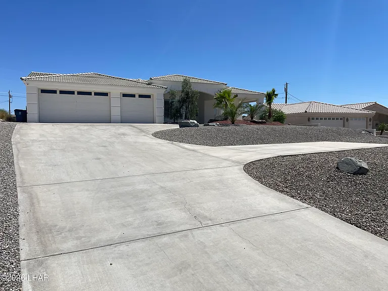 3764 Northstar Dr — Photo 2