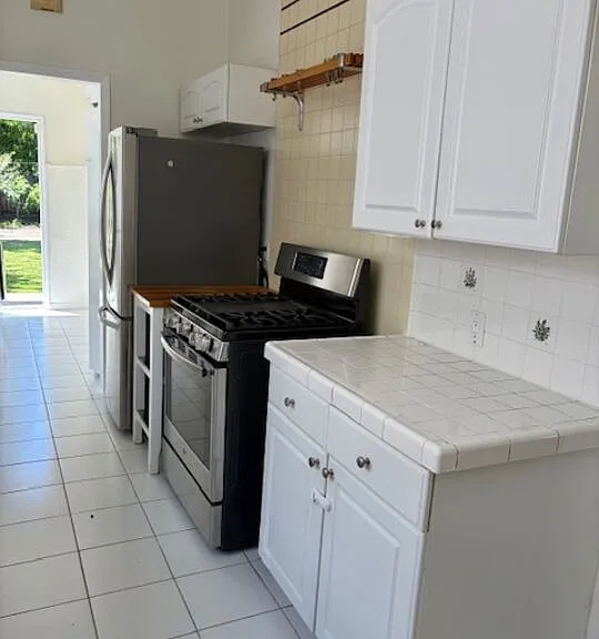 459 S Holt Ave — Photo 30