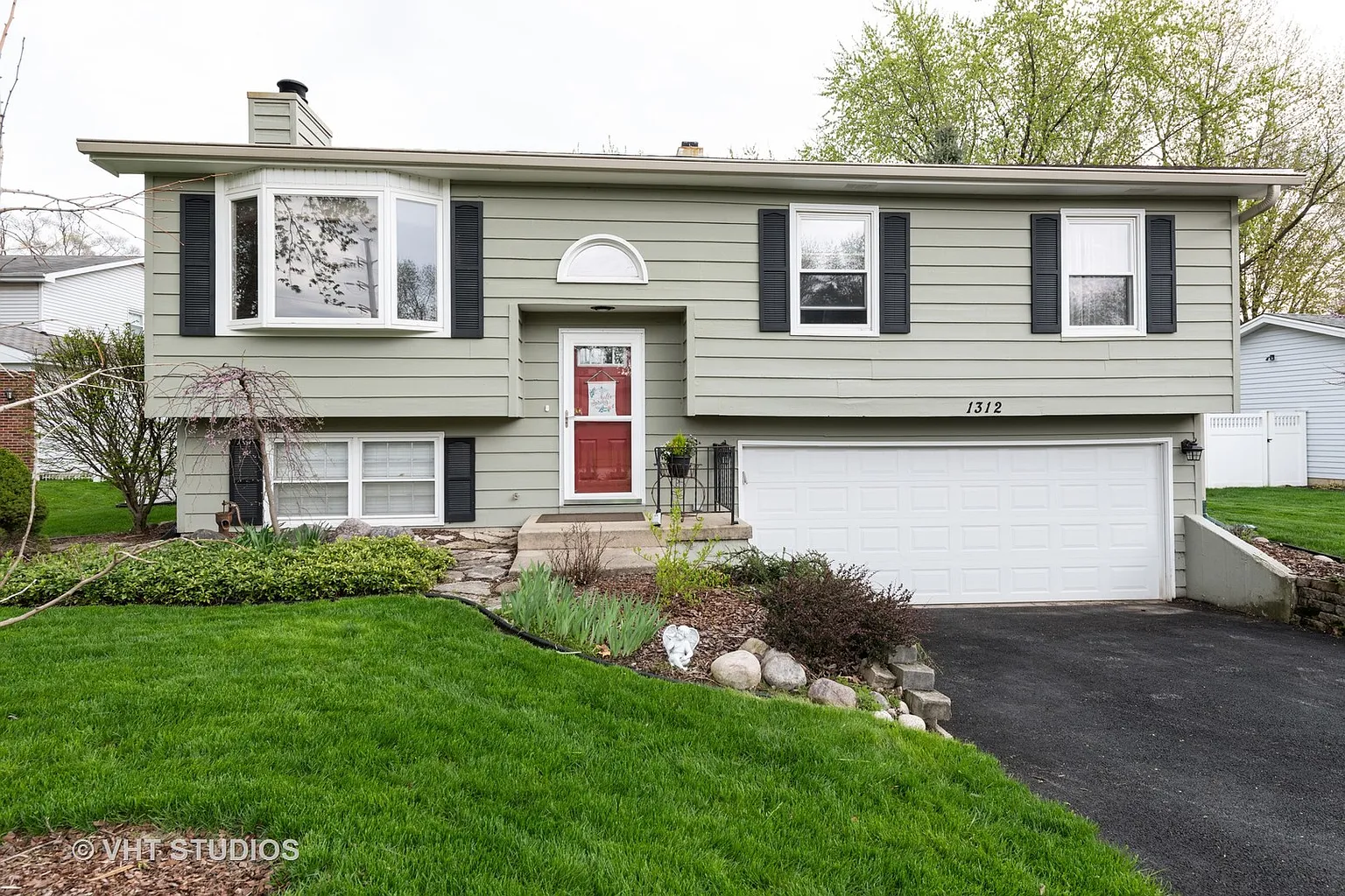 1312 Carol Ln photo 1