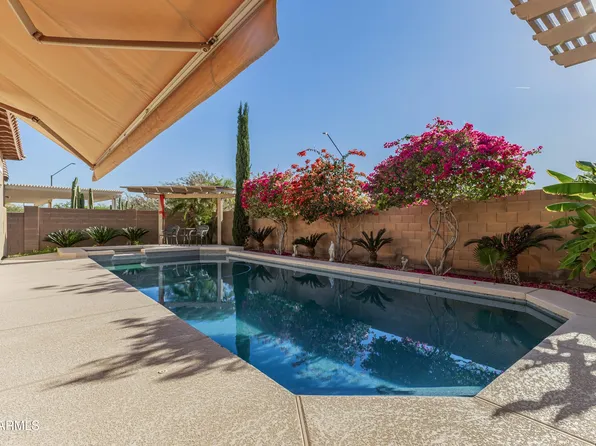 18465 W SUNNYSLOPE Lane, Waddell, AZ 85355