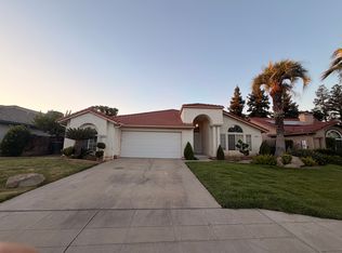 883 Oak Ave, Clovis, CA 93611