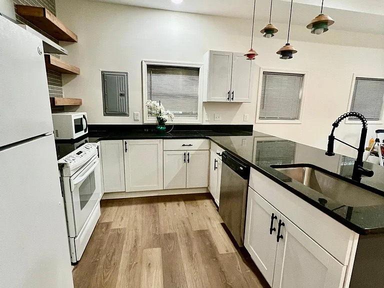 1213 Cherokee Rd #CARRIAGE HOUSE — Photo 11