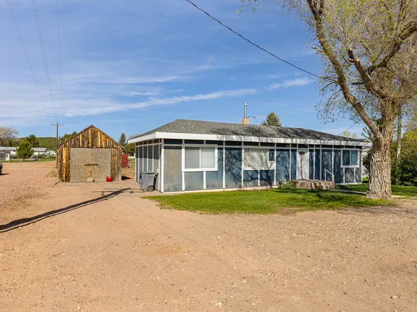 318 S Center St, Enterprise, UT 84725