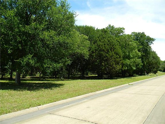 2nd image of 2261 Bluff Ct