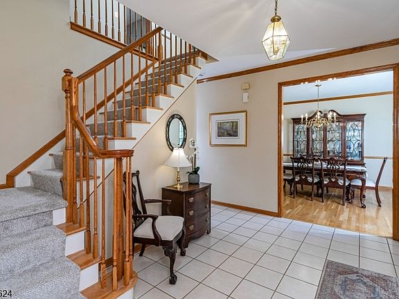 2nd image of 51 Fieldstone Rd