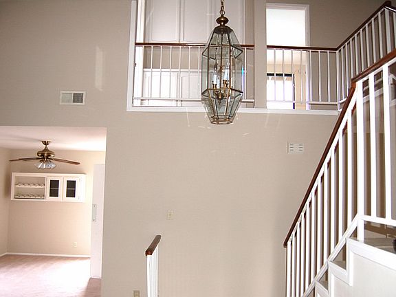 4th image of 22354 Lull St