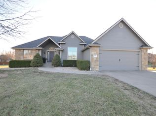 7809 SW 26th St, Topeka, KS 66614