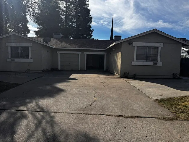 3 bed, 1000 sqft, $2,250 — Photo 1