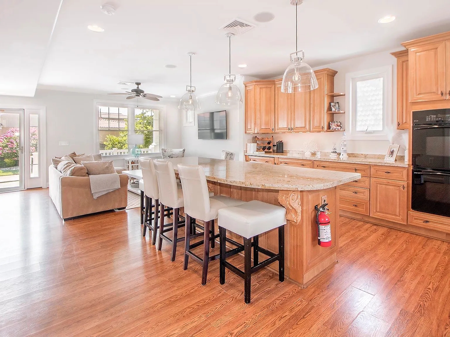 5 bed, 4.0 bath, $2,775 — Photo 4