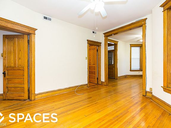 3rd image of 3343 N Sheffield Ave APT 1A