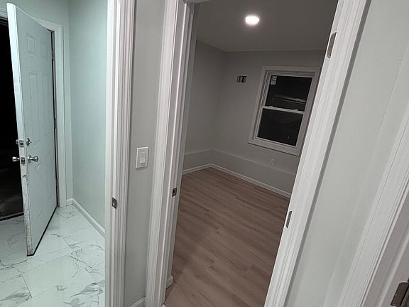 5th image of 26 Mangold St