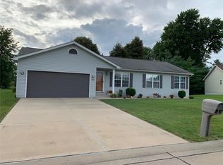 935 Dunberry Dr, O'Fallon, IL 62269