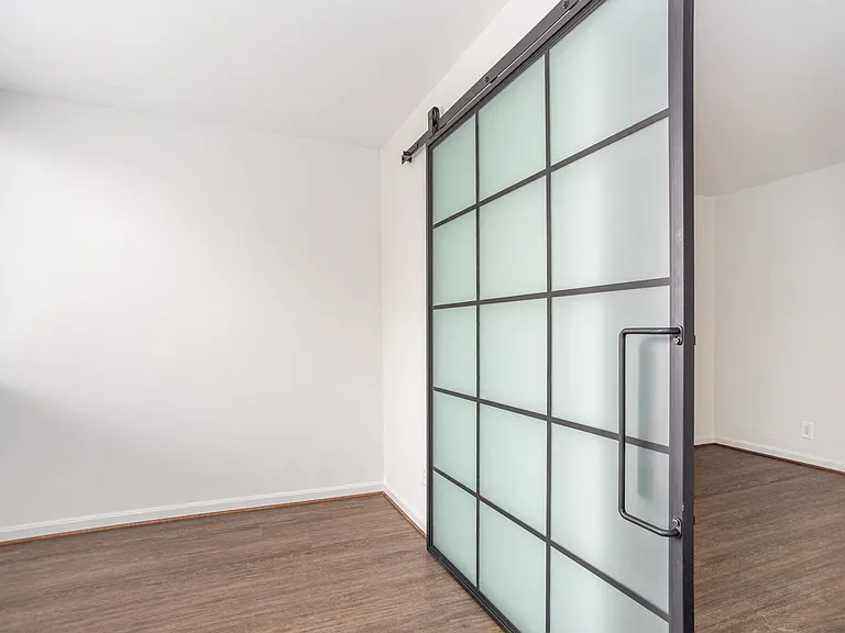 Gelmarc Towers — Photo 18