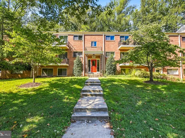 10638 Weymouth St APT 204, Bethesda, MD 20814