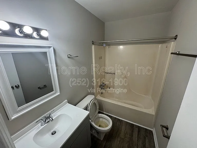 2257 Sherwood Ave — Photo 8