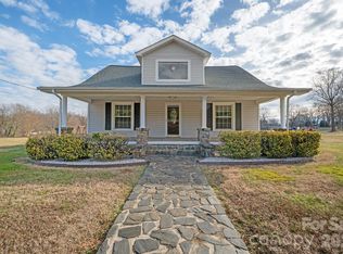 1244 21st St NE, Hickory, NC 28601