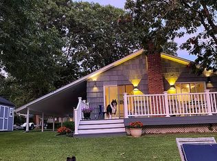 16 Dolphin Rd, East Quogue, NY 11942