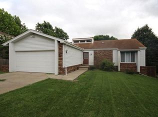 5004 Aspen Dr, West Des Moines, IA 50265
