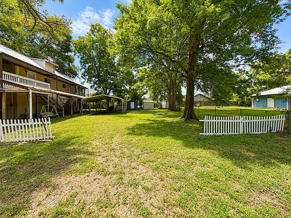 5th image of 205 Loon Bay Dr