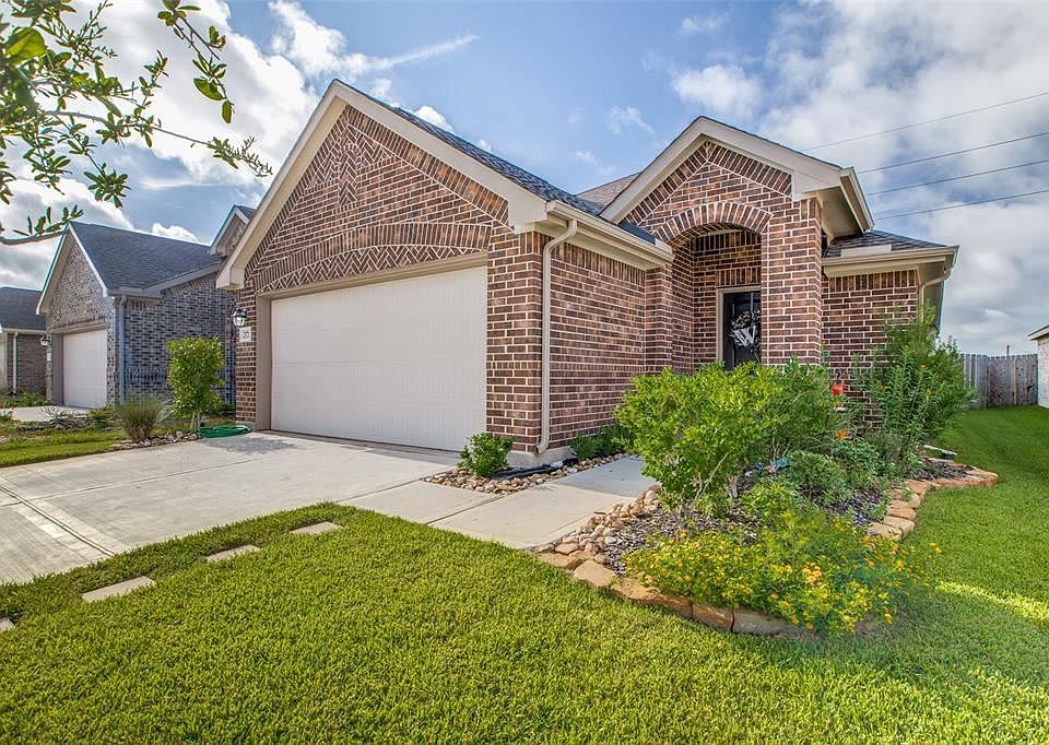 1st image of 25715 Bottlebrush Sedge St
