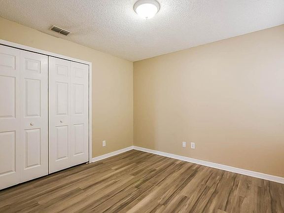 4th image of 4017 Saddlewood Dr