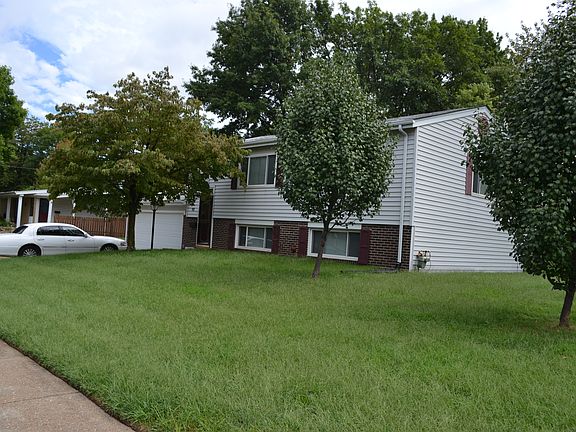 2nd image of 10 Waterford Dr