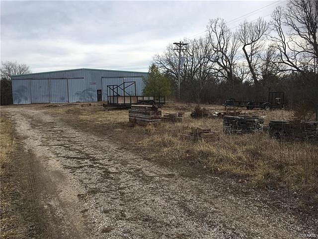 1st image of 120 Lake Trails Dr