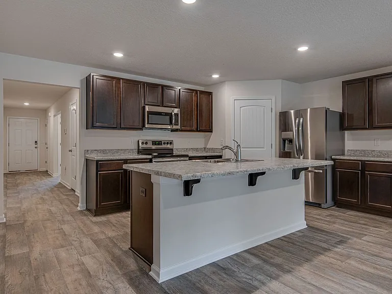 6401 Churchill Cir — Photo 2