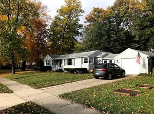 133 Somerset Dr NE, Grand Rapids, MI 49503