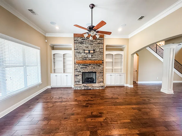 4435 Chestnut Hill Dr — Photo 4