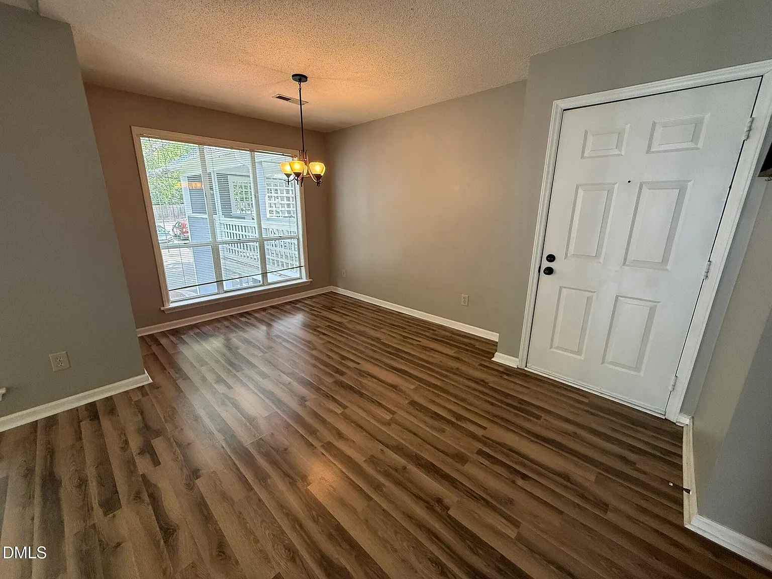 2 bed, 2.0 bath, 1061 sqft, $1,495 — Photo 3
