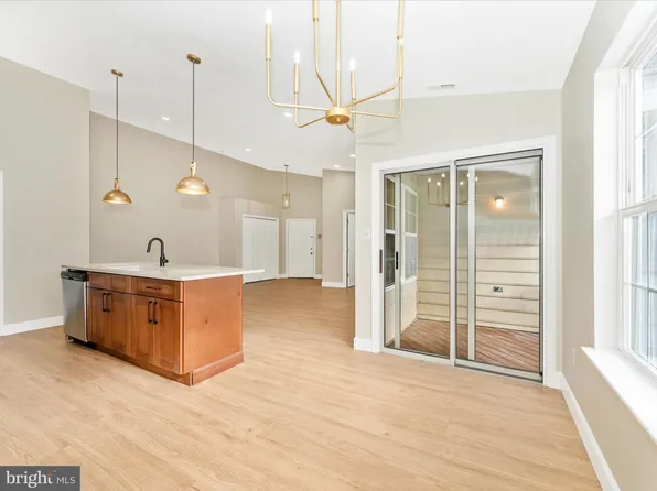 2404 Dominion Dr APT 3A, Frederick, MD 21702