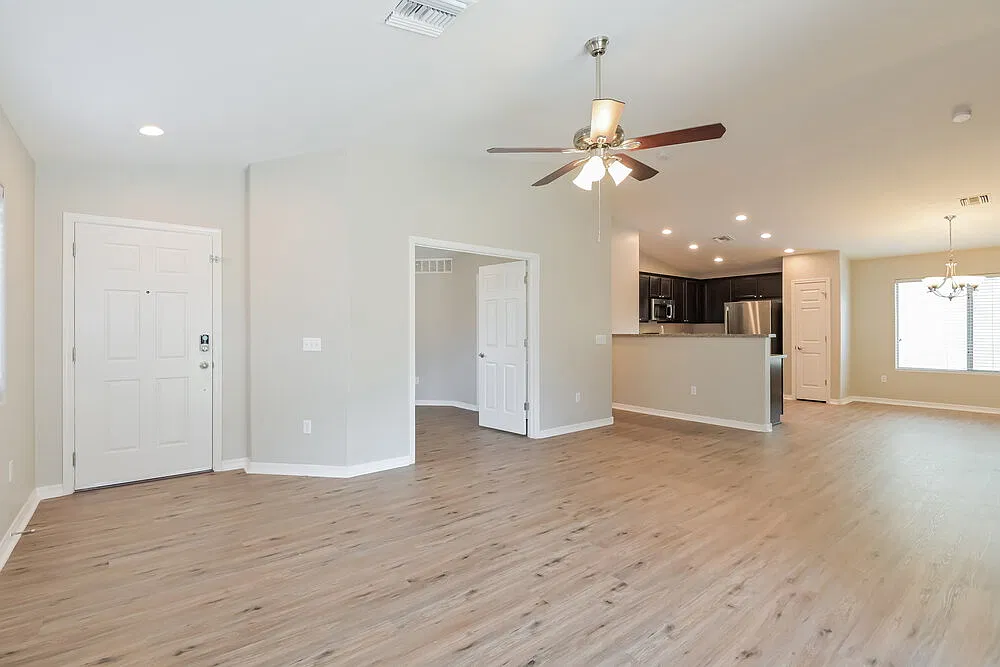 4 bed, 2.0 bath, 1534 sqft, $2,010 — Photo 3