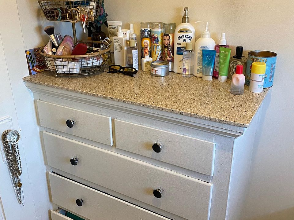 bathroom builtins