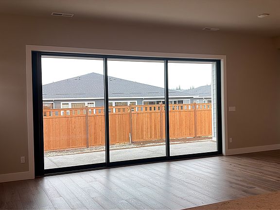 3rd image of 14803 206th Ave E